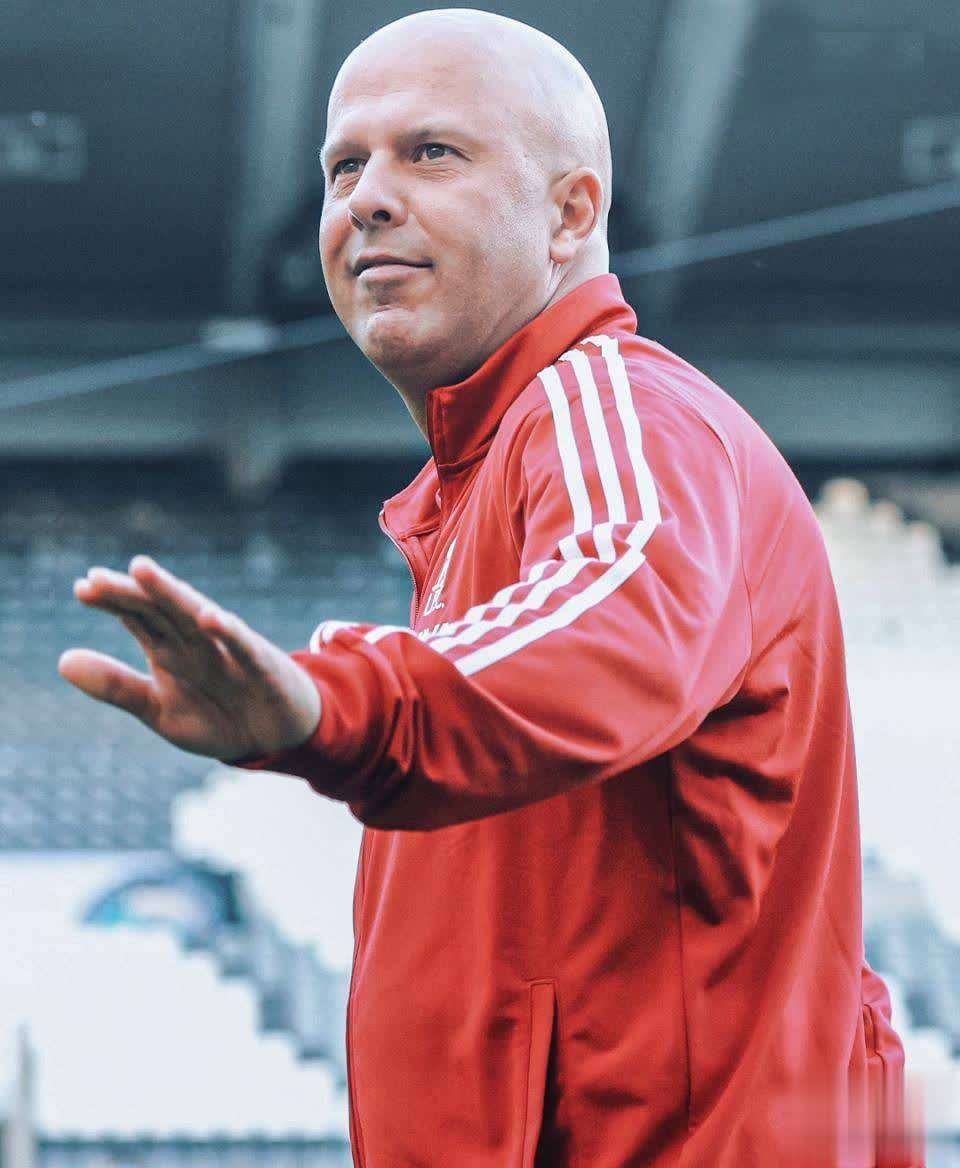 萨拉赫在TES比赛中惊险取胜,绝杀引发热议! 萨拉赫在TES比赛中惊险取胜,绝杀引发热议!